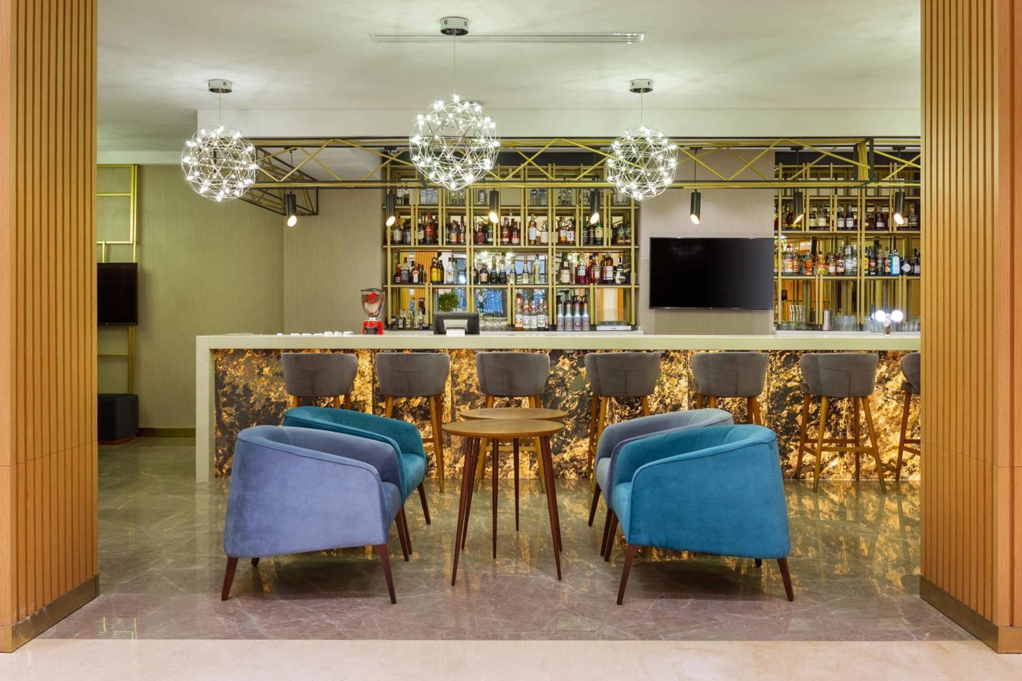Hotel Courtyard By Marriott Taschkent Exterior foto