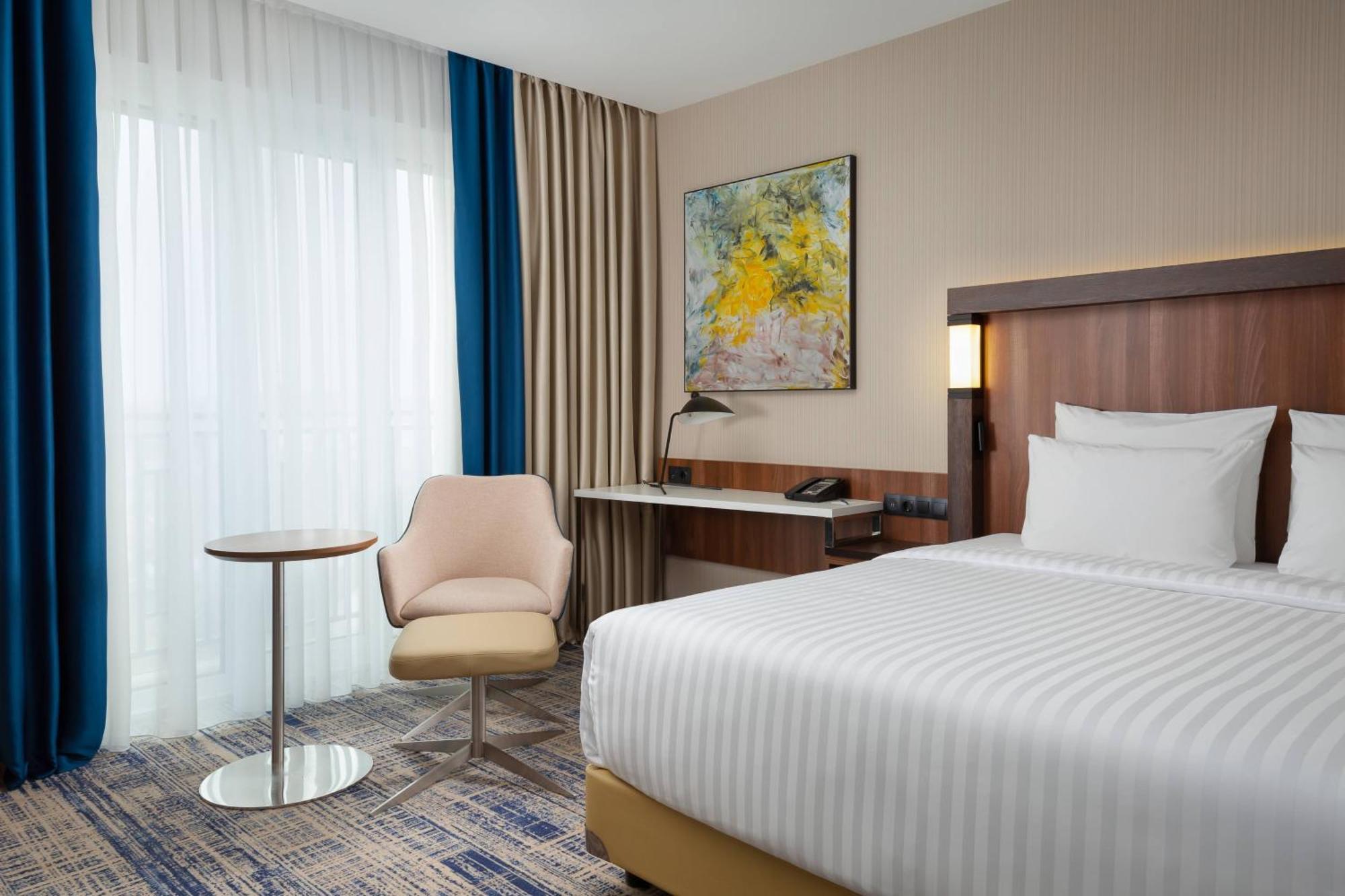 Hotel Courtyard By Marriott Taschkent Exterior foto