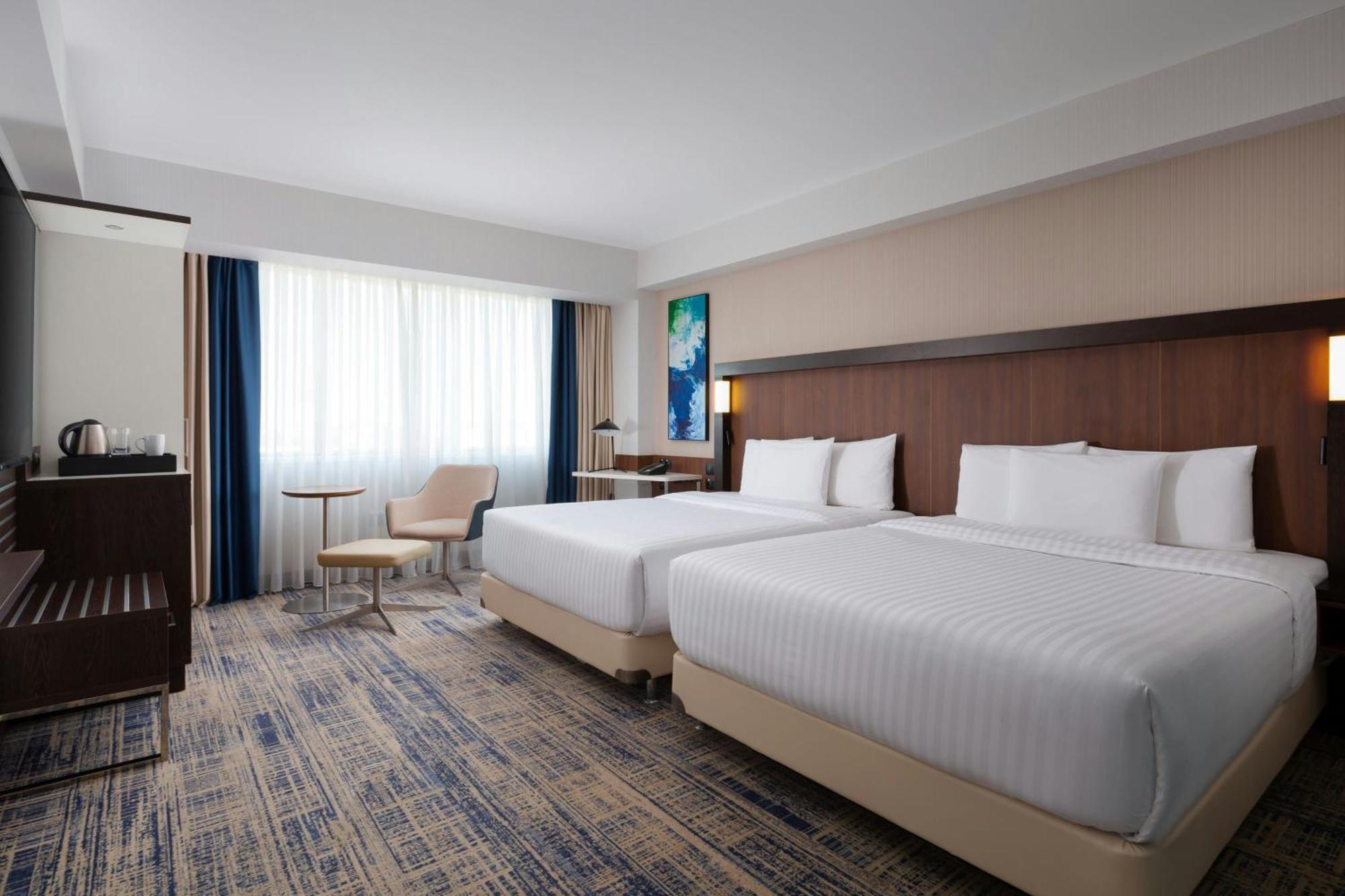 Hotel Courtyard By Marriott Taschkent Exterior foto